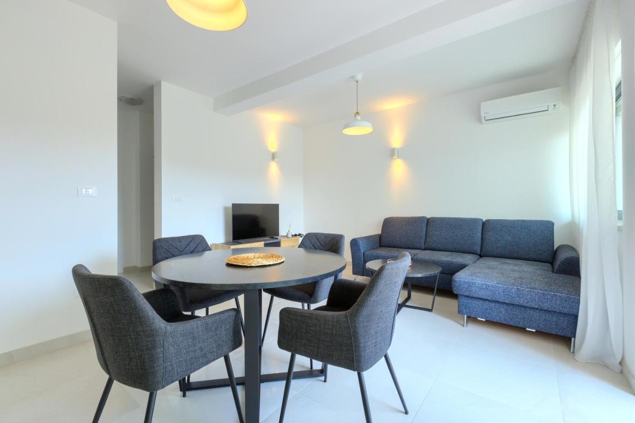 Apartments La Scogliera Rovinj Exterior photo